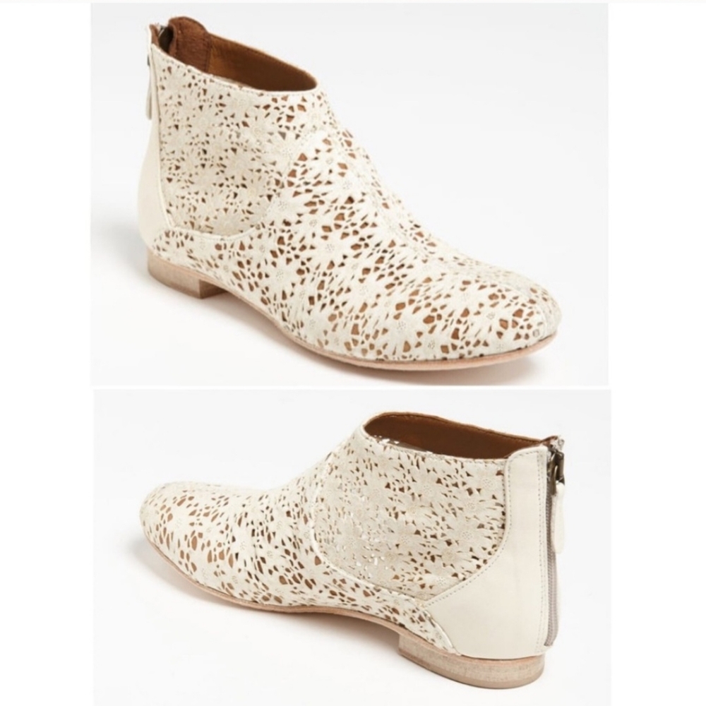 Latitude Femme/Nordstrom Ivory Flower Perforated Booties